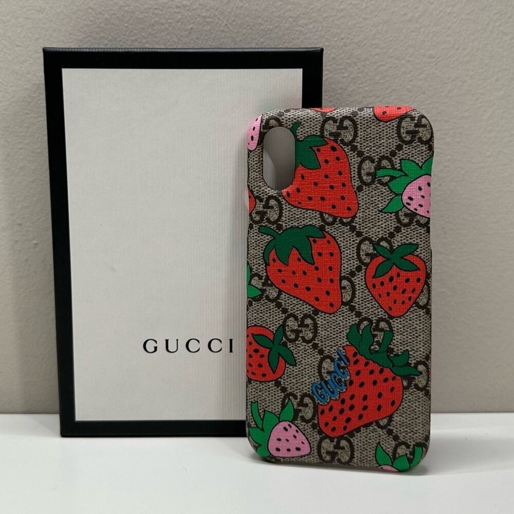 NWB | Gucci | Strawberry iPhone X/XS Case
